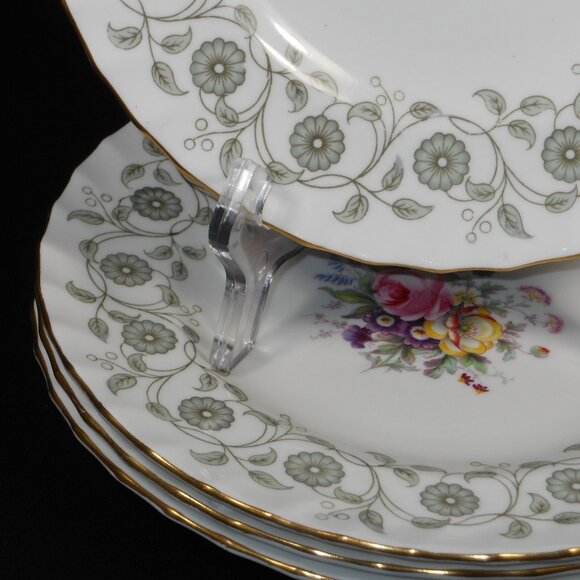 Set of 4 vintage Royal Crown Derby fine porcelain salad plates - Picture 2 of 7